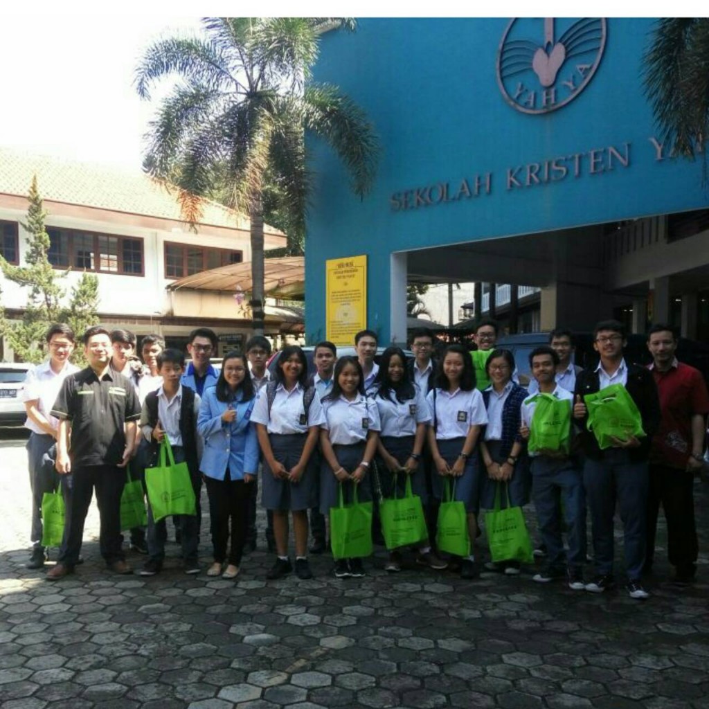 Educlinic SMA Kristen Yahya, Bandung – Fakultas Teknologi Informasi ...